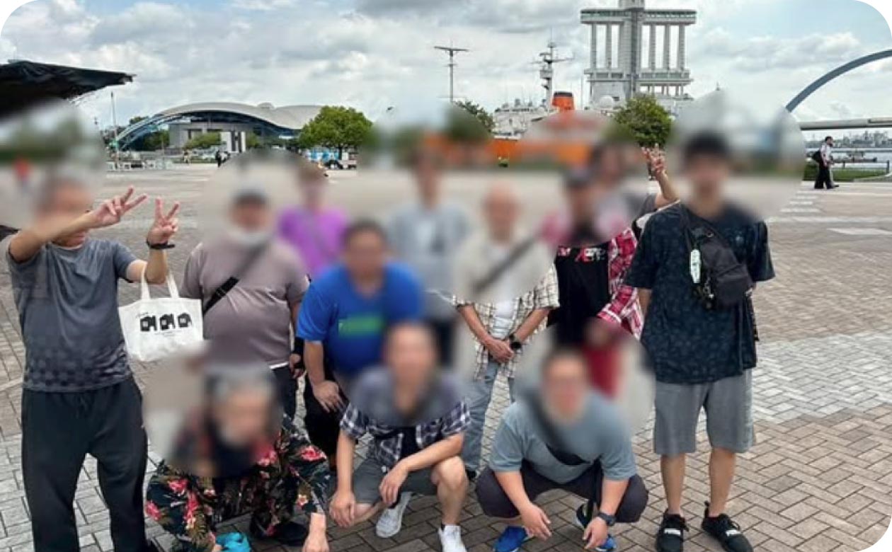 港でのレクリエーションの集合写真